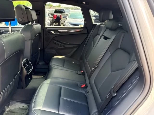 2023 Porsche Macan T - Image 12 of 20