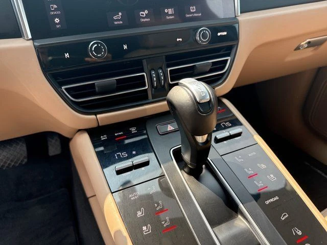 2023 Porsche Macan T - Image 18 of 20