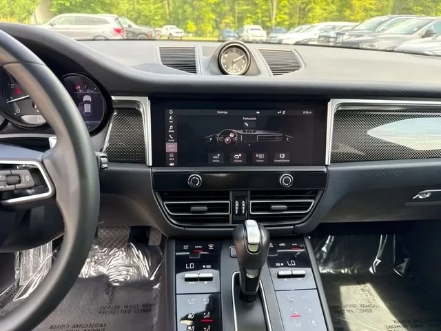 2023 Porsche Macan T - Image 17 of 20