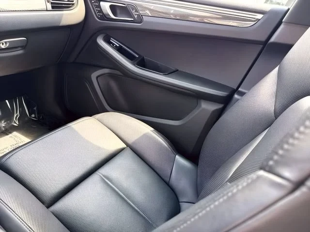 2023 Porsche Macan T - Image 18 of 20