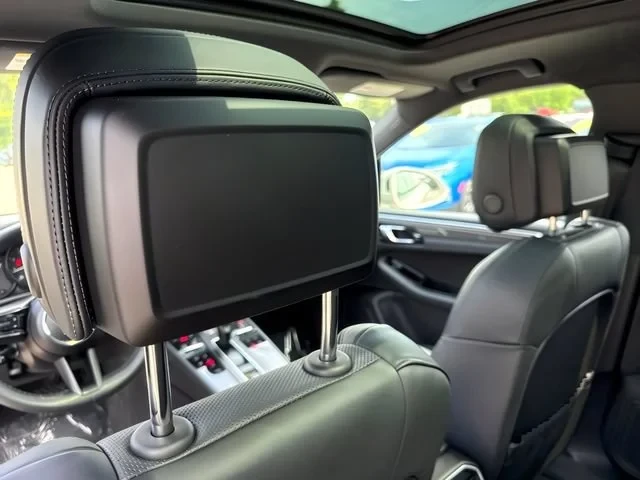 2023 Porsche Macan T - Image 13 of 20
