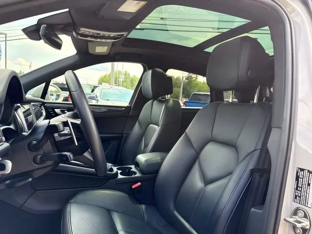 2023 Porsche Macan T - Image 8 of 20