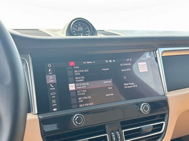 2023 Porsche Macan T - Image 13 of 20