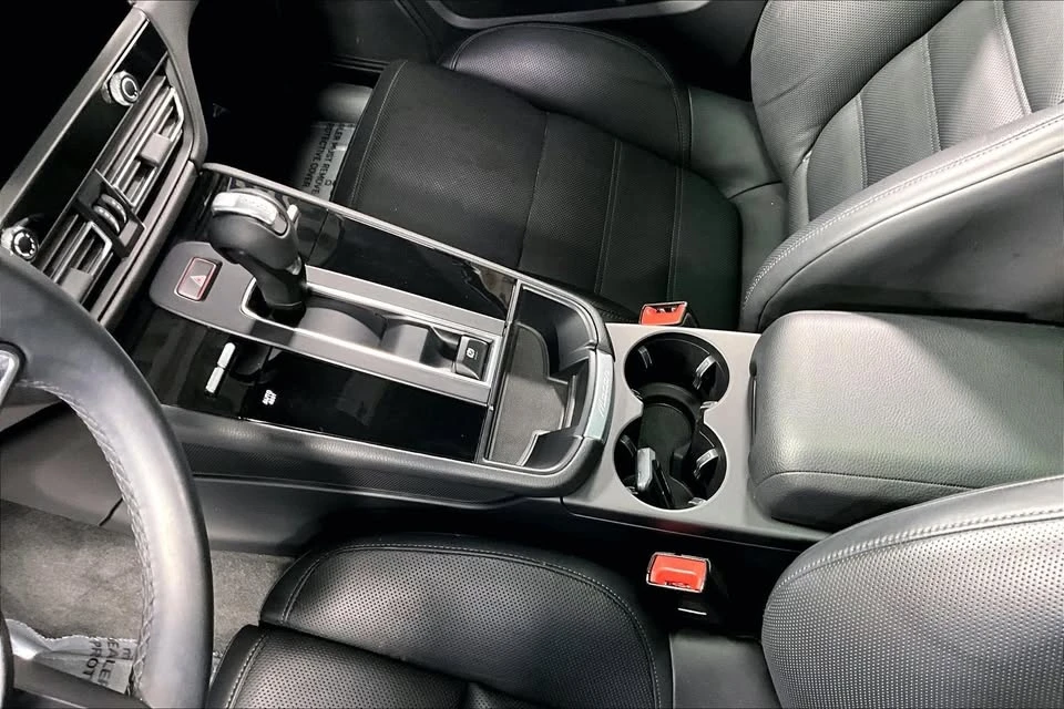 2023 Porsche Macan T - Image 12 of 17