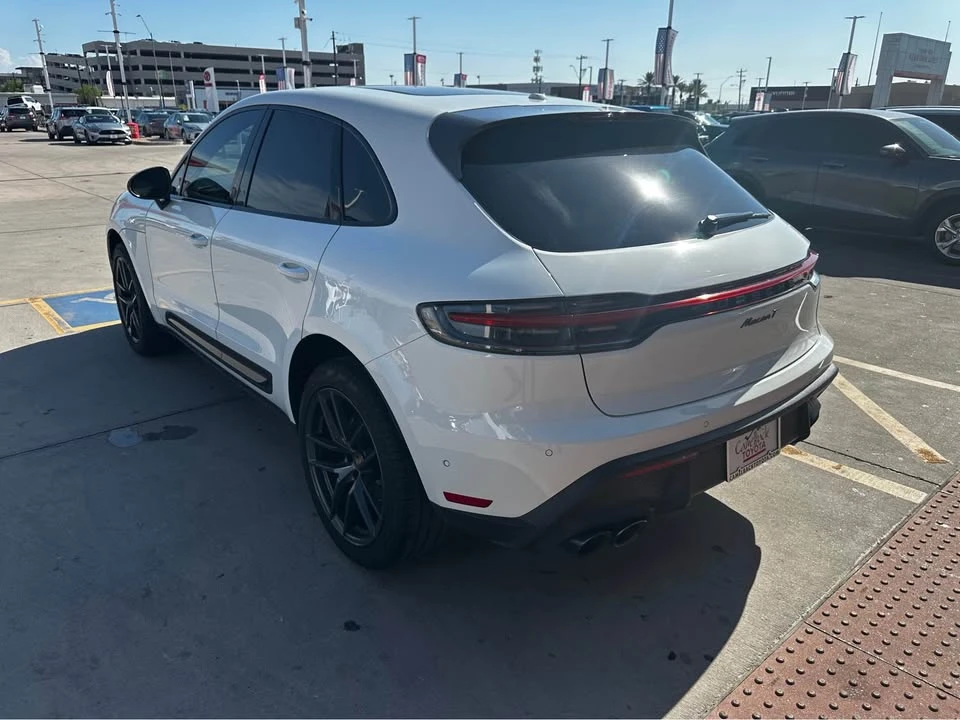 2023 Porsche Macan T - Image 4 of 9