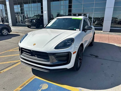 2023 Porsche Macan T