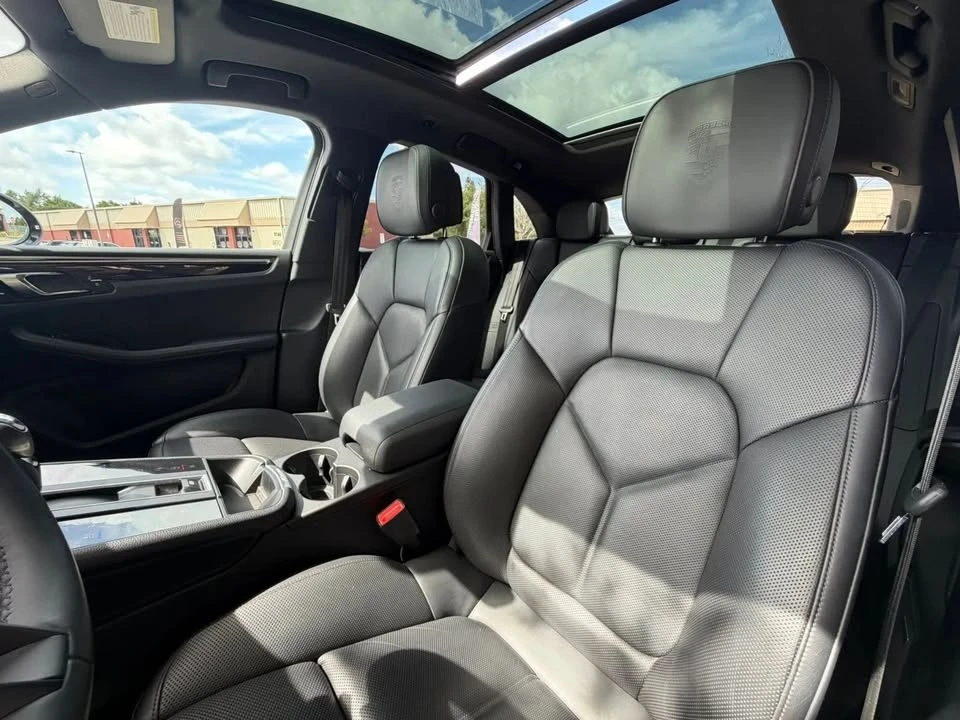 2023 Porsche Macan T - Image 9 of 13