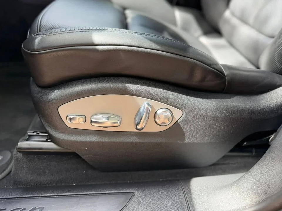 2023 Porsche Macan T - Image 10 of 13