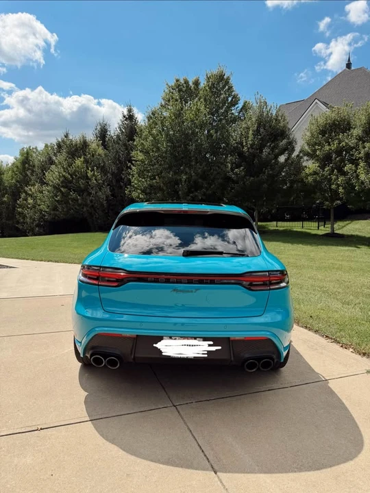 2023 Porsche Macan T - Image 4 of 5