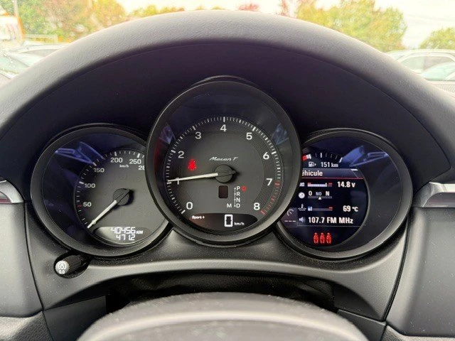 2023 Porsche Macan T - Image 16 of 19