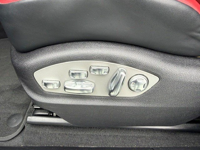 2023 Porsche Macan T - Image 11 of 19
