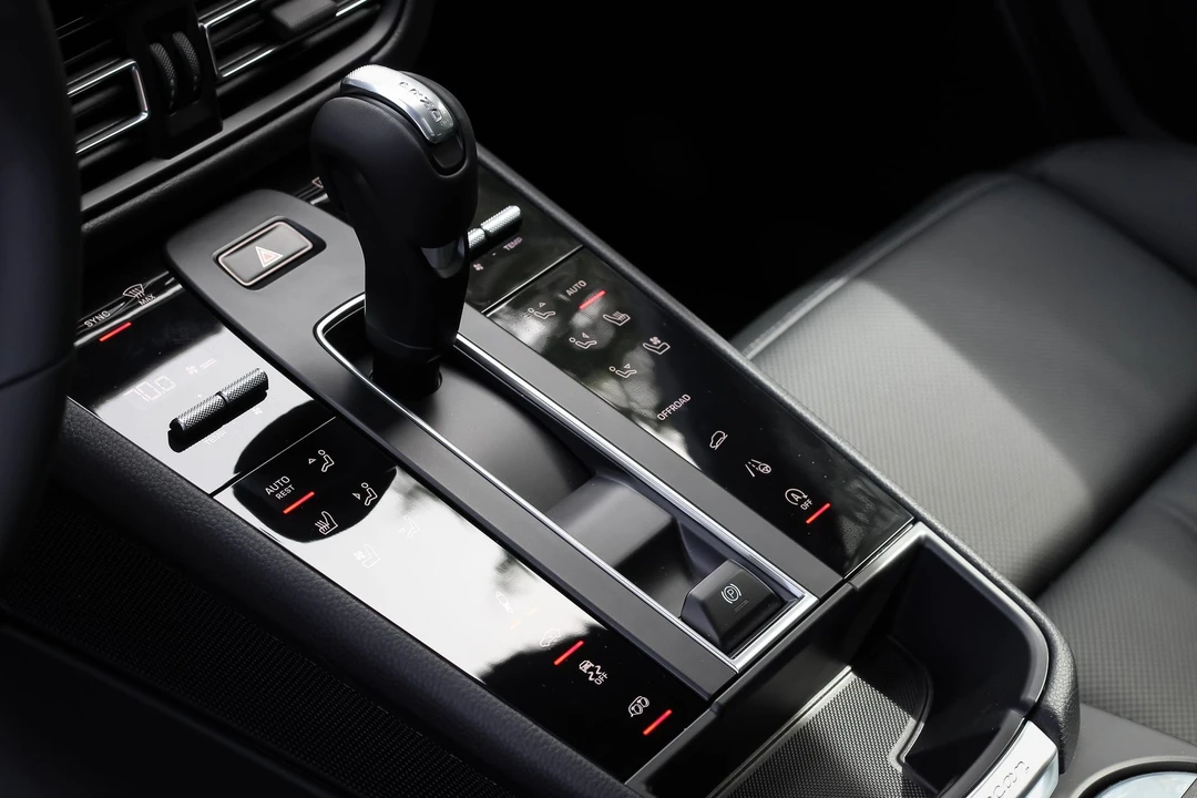 2023 Porsche Macan T - Image 14 of 21