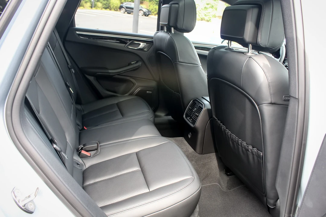 2023 Porsche Macan T - Image 19 of 21