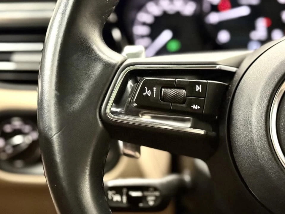 2023 Porsche Macan T - Image 18 of 20