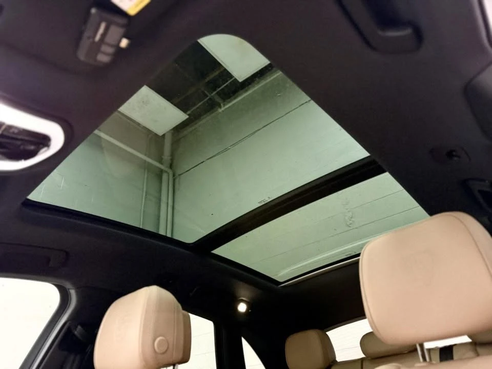 2023 Porsche Macan T - Image 15 of 20