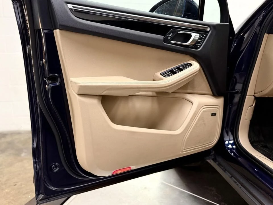 2023 Porsche Macan T - Image 11 of 20