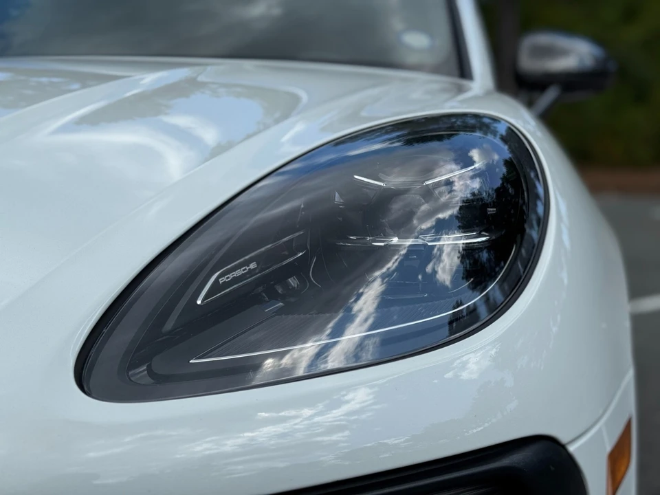 2023 Porsche Macan T - Image 17 of 21
