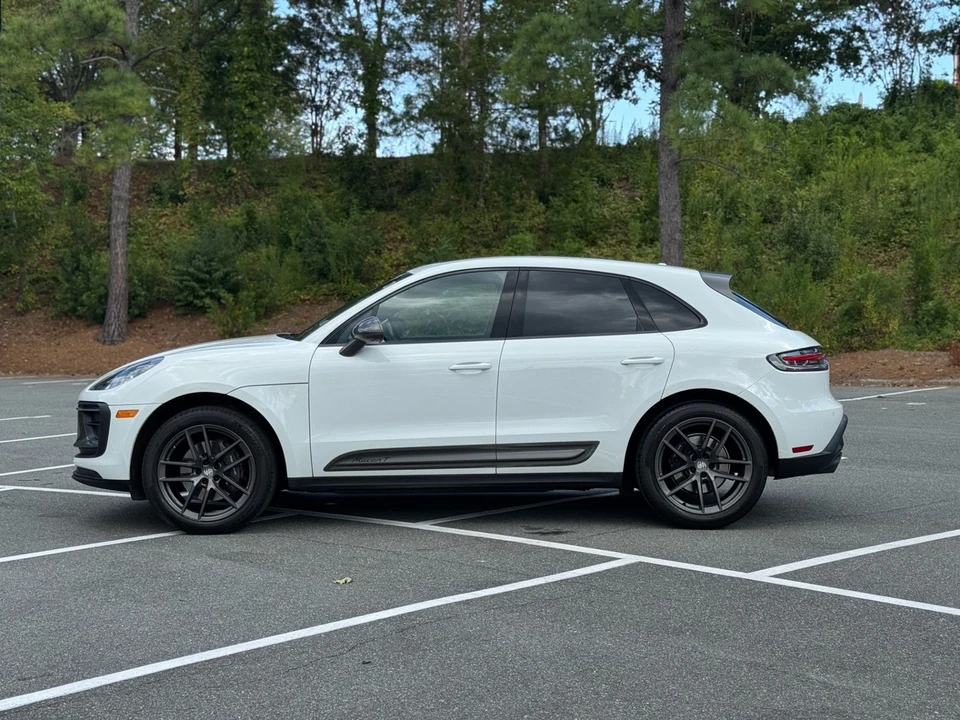 2023 Porsche Macan T - Image 6 of 12