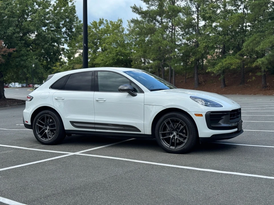 2023 Porsche Macan T - Image 15 of 21