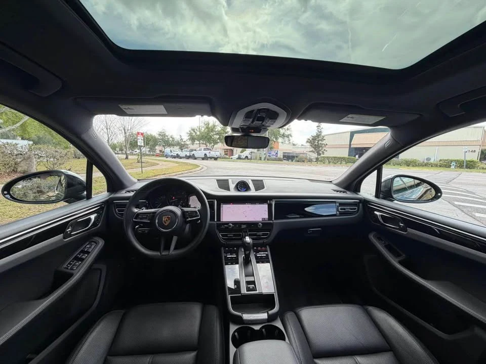 2023 Porsche Macan T - Image 18 of 20