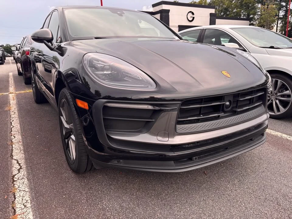 2023 Porsche Macan T - Image 3 of 4