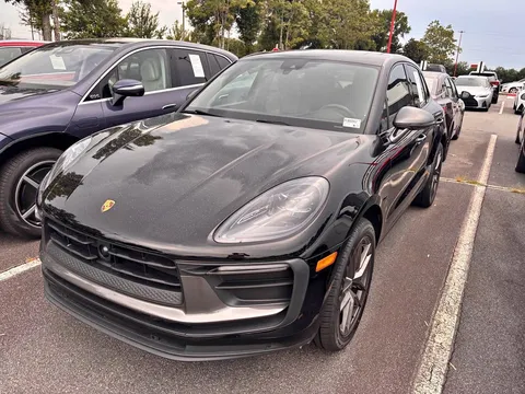 2023 Porsche Macan T Sport Utility 4D