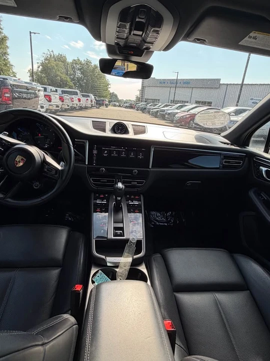 2023 Porsche Macan T - Image 9 of 16