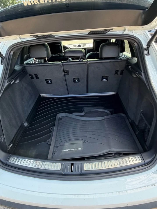 2023 Porsche Macan T - Image 6 of 16