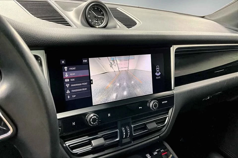 2023 Porsche Macan T - Image 12 of 20