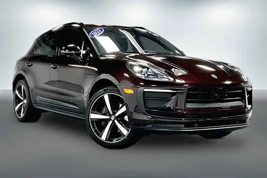 2023 Porsche Macan T Sport Utility 4D