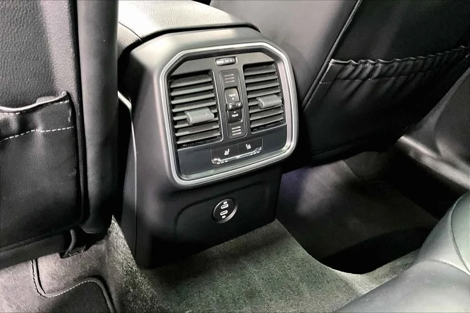 2023 Porsche Macan T - Image 10 of 20