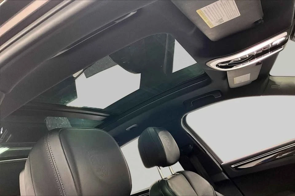 2023 Porsche Macan T - Image 7 of 20