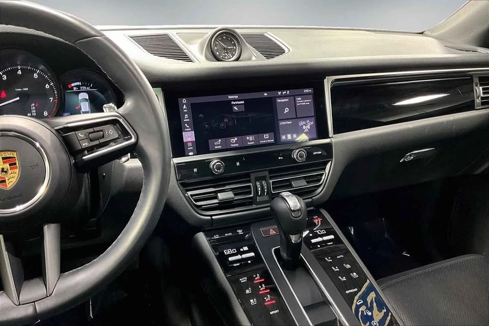 2023 Porsche Macan T - Image 9 of 20