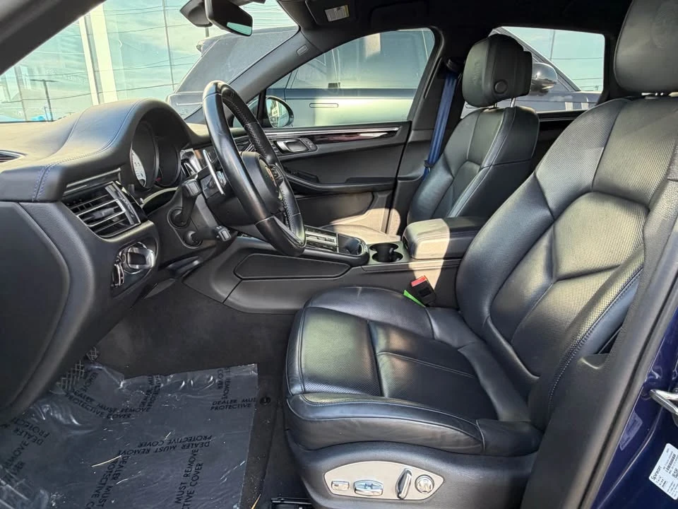 2023 Porsche Macan T - Image 7 of 9