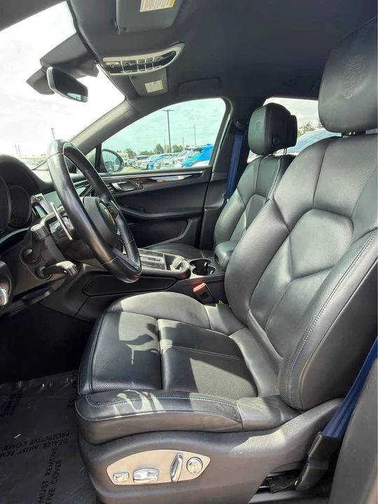 2023 Porsche Macan T - Image 7 of 10