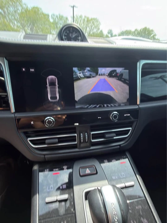 2023 Porsche Macan T - Image 8 of 10