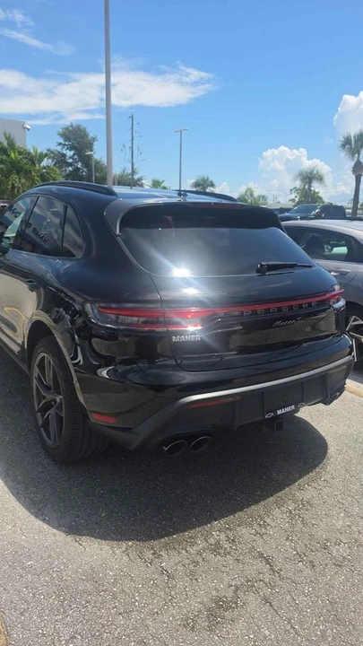 2023 Porsche Macan T - Image 17 of 20