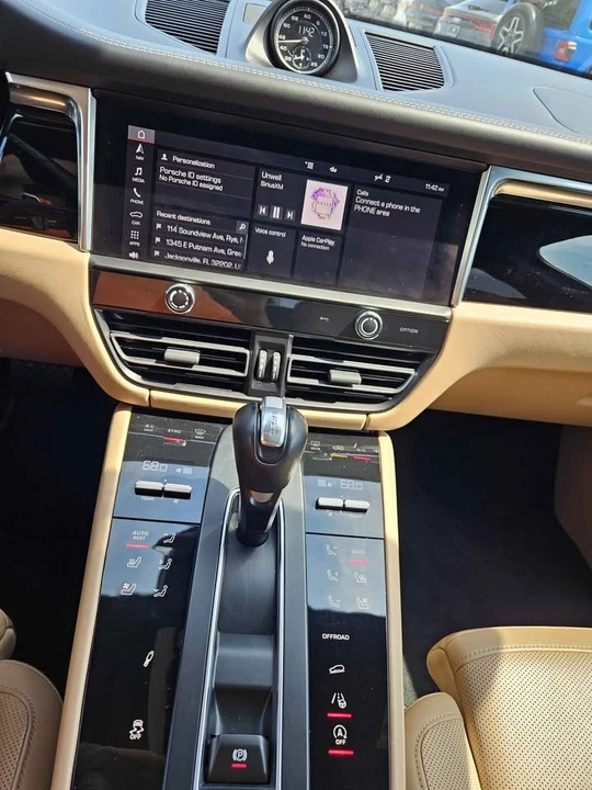 2023 Porsche Macan T - Image 8 of 16