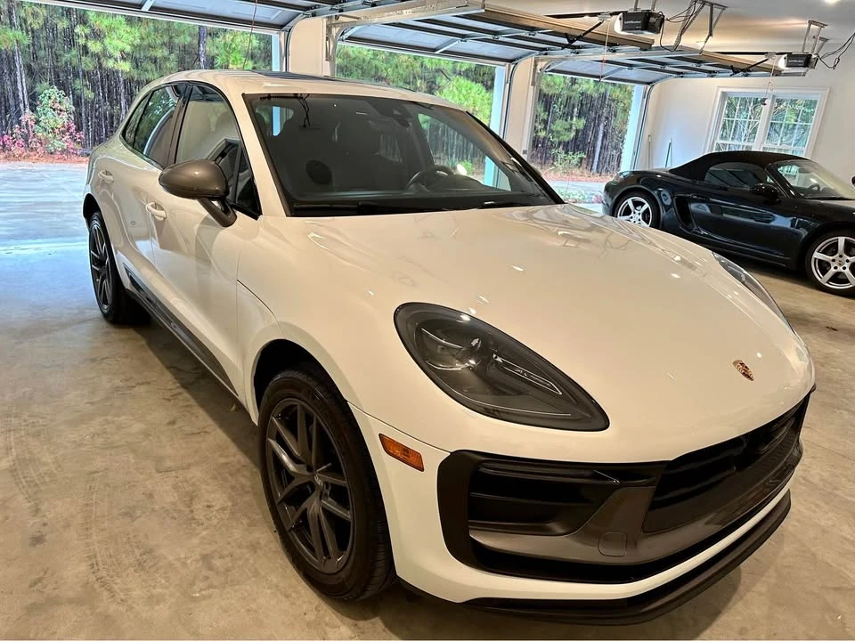 2023 Porsche Macan T - Image 14 of 15
