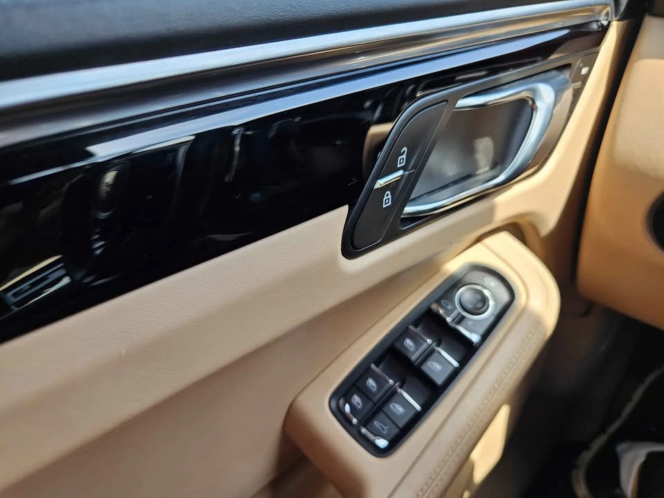 2023 Porsche Macan T - Image 11 of 16