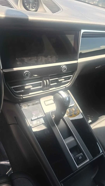 2023 Porsche Macan T - Image 13 of 20