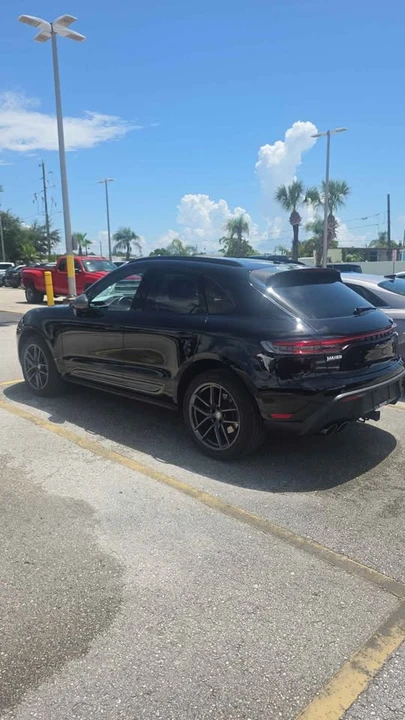 2023 Porsche Macan T - Image 4 of 20