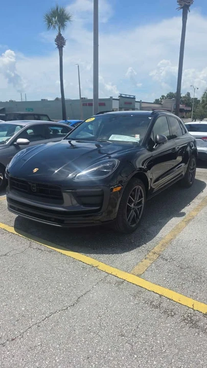 2023 Porsche Macan T - Image 3 of 20