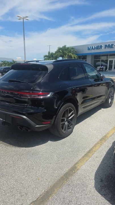 2023 Porsche Macan T - Image 19 of 20