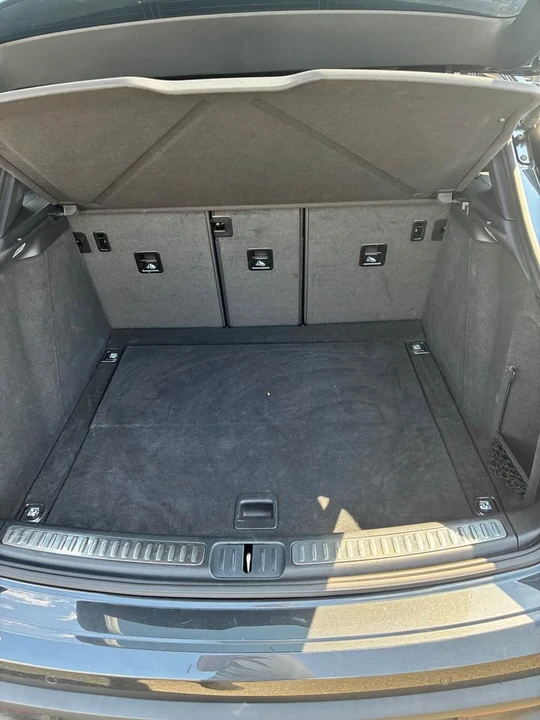 2023 Porsche Macan T - Image 7 of 9