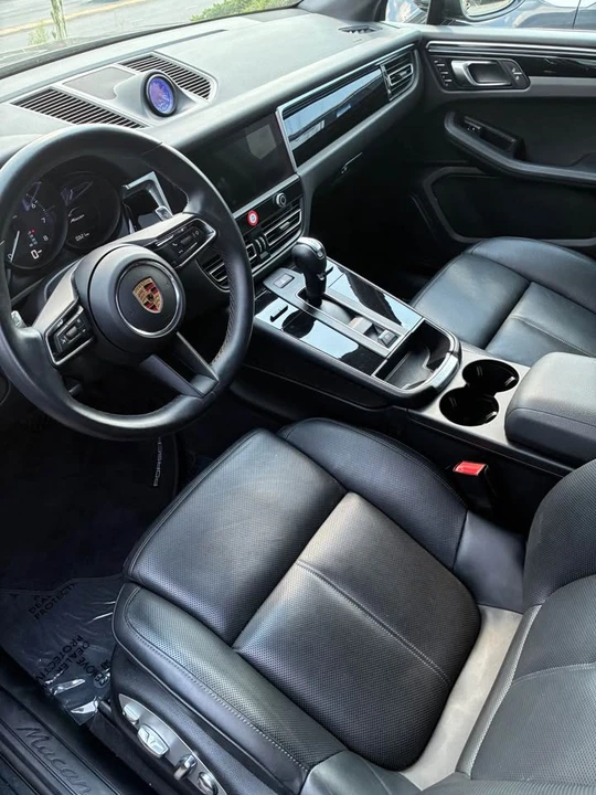 2023 Porsche Macan T - Image 5 of 9
