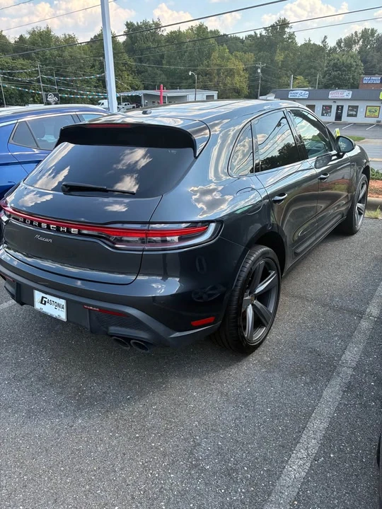 2023 Porsche Macan T - Image 4 of 9