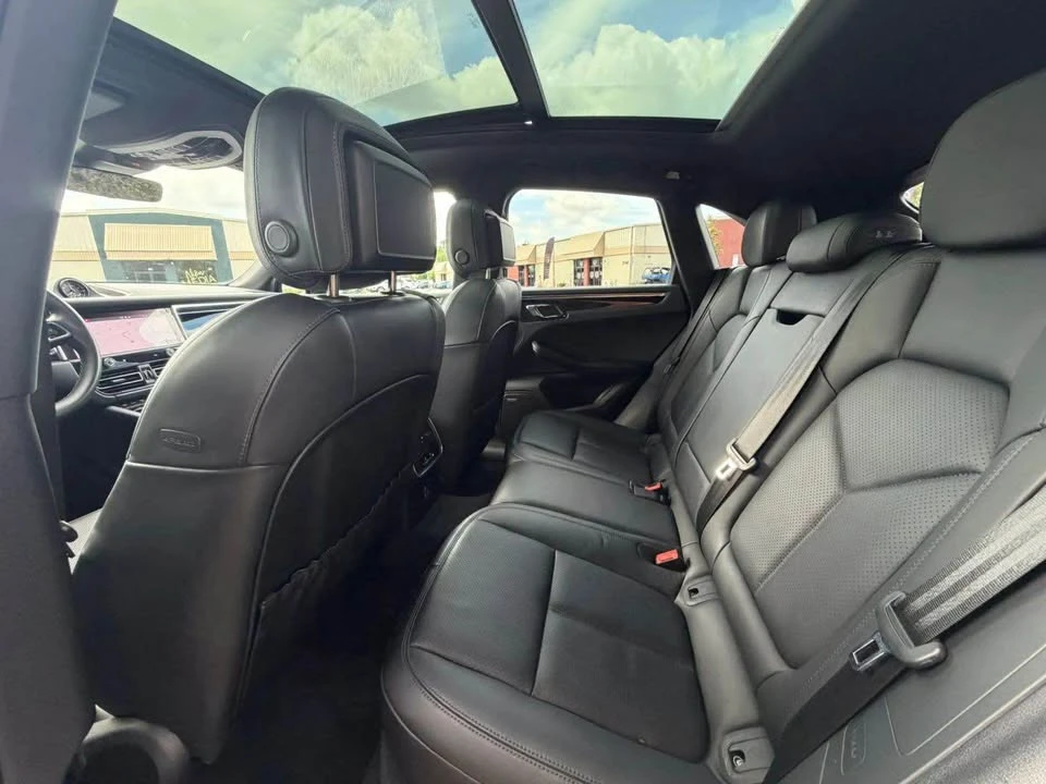 2023 Porsche Macan T - Image 9 of 12