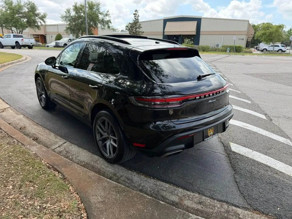2023 Porsche Macan T - Image 5 of 18