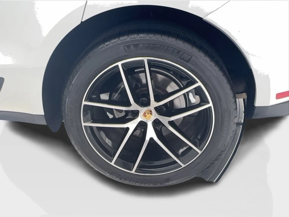 2023 Porsche Macan T - Image 12 of 31
